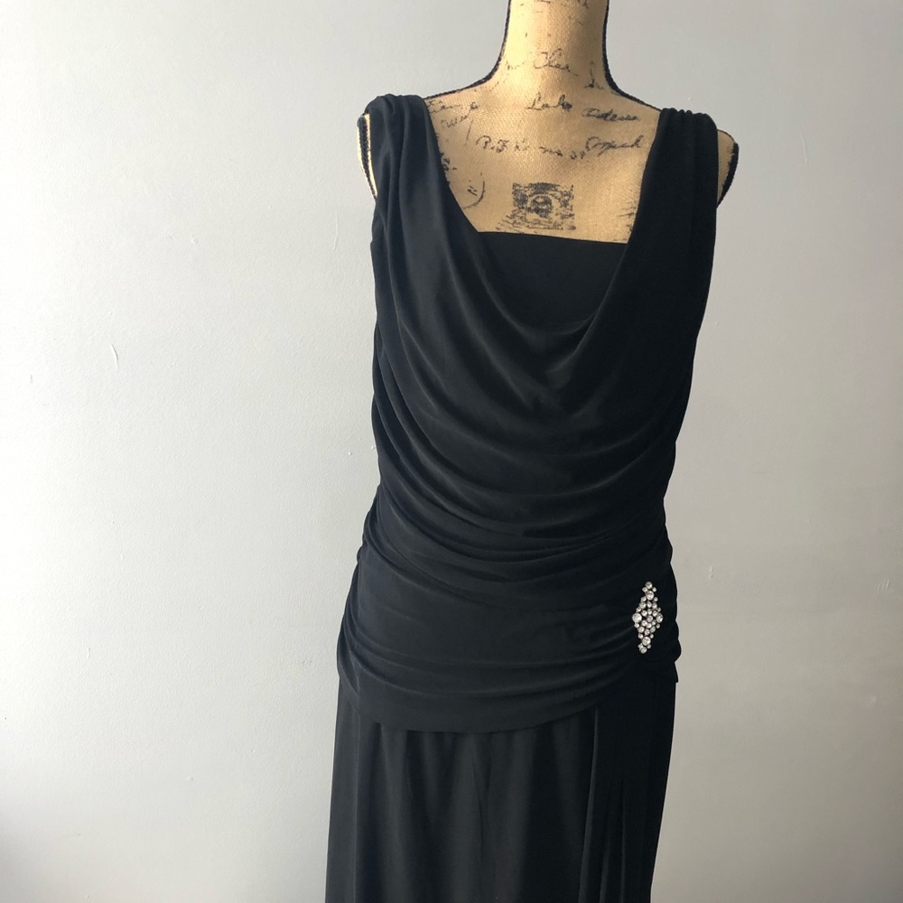 Avenue Black Sleeveless Dress